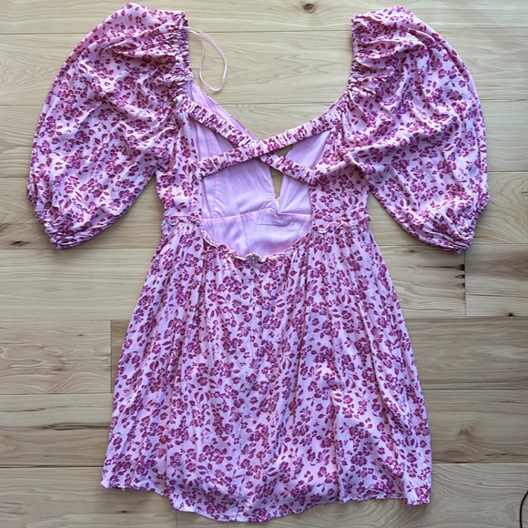 NWT En Crème Pink Floral Open Back Deep V-Neck Boho Dress | Large - Picture 2 of 8